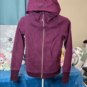 Lululemon Burgundy scuba zip up size 6